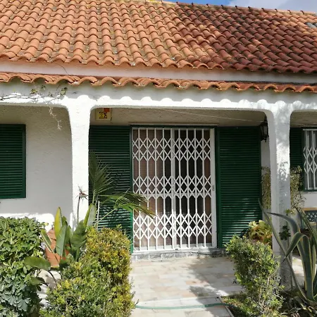 Дом отдыха Caparica Beach House *
